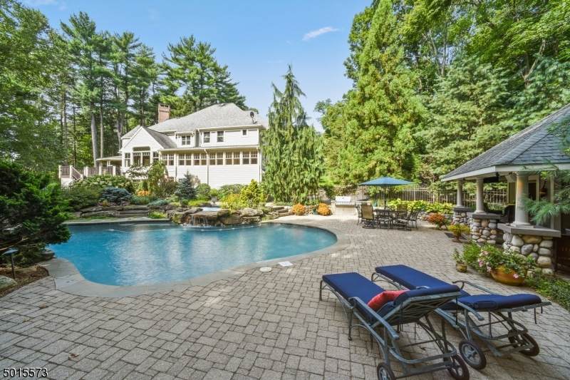 424 W Saddle River Rd - Photo 1