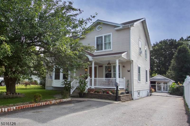 344 Willow Grove St - Photo 1