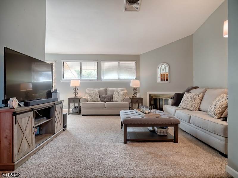 30 Overlook Dr - Photo 1