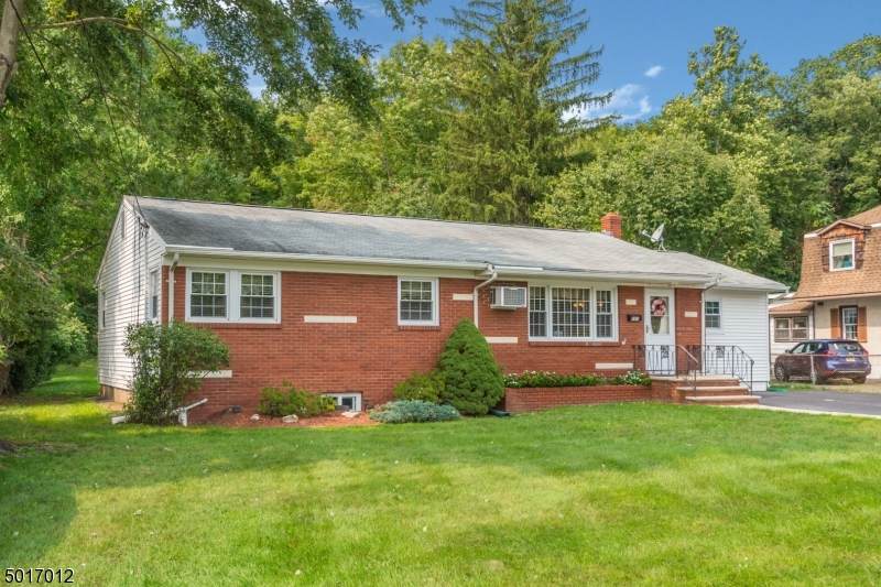 101 Ringwood Ave - Photo 1