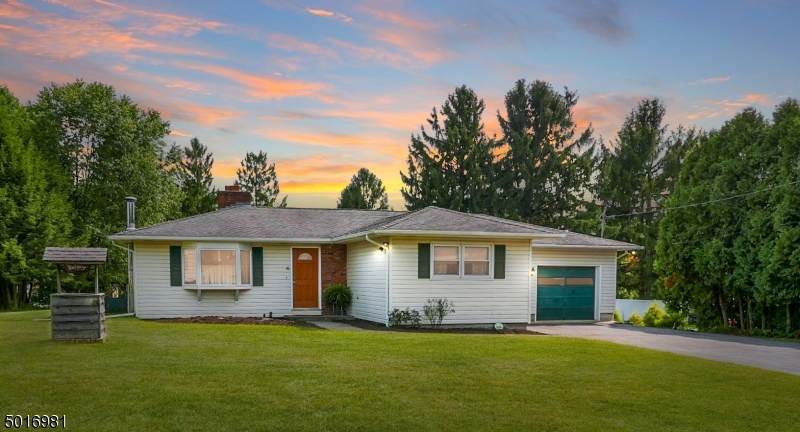 16 Fern Ave - Photo 1