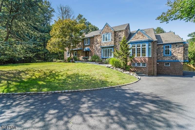 11 Crestview Ct - Photo 1