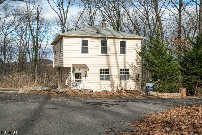19 Skyland Ave - Photo 1