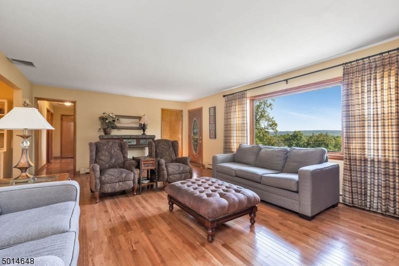224 Gates Ave - Photo 1