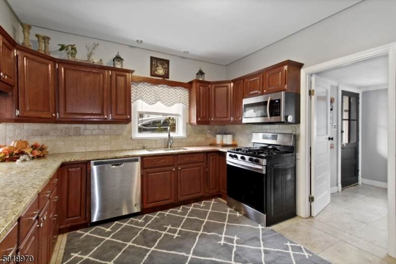 15 6TH ST - Photo 1