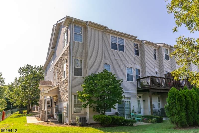 60 Devonshire Dr - Photo 1
