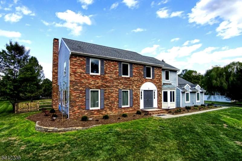 21 Davenport Dr - Photo 1
