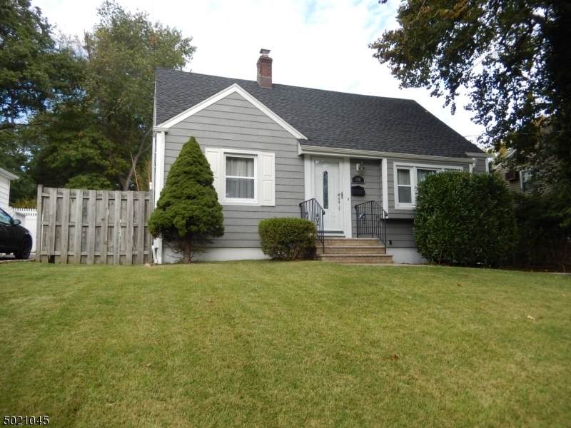 210 Grove Ave - Photo 1
