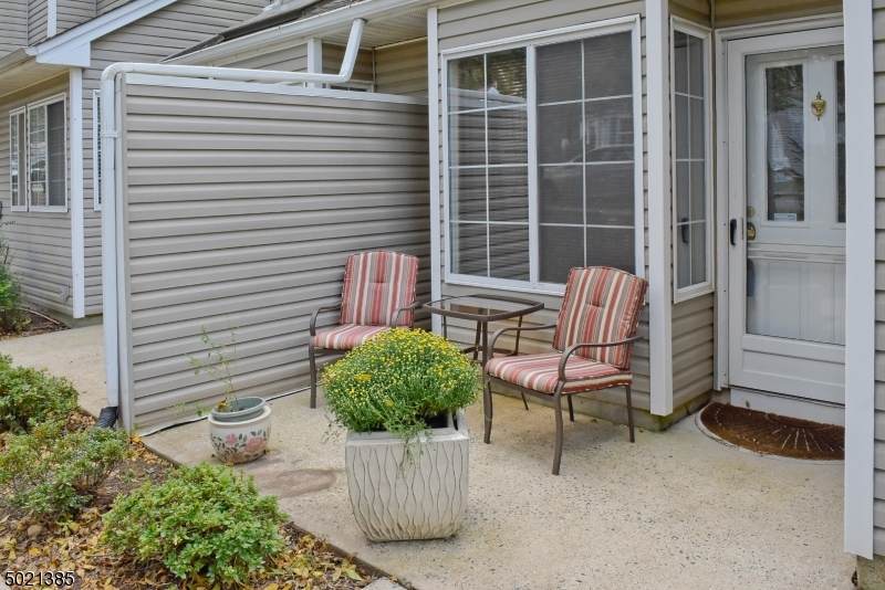 94 Birchwood Rd - Photo 1