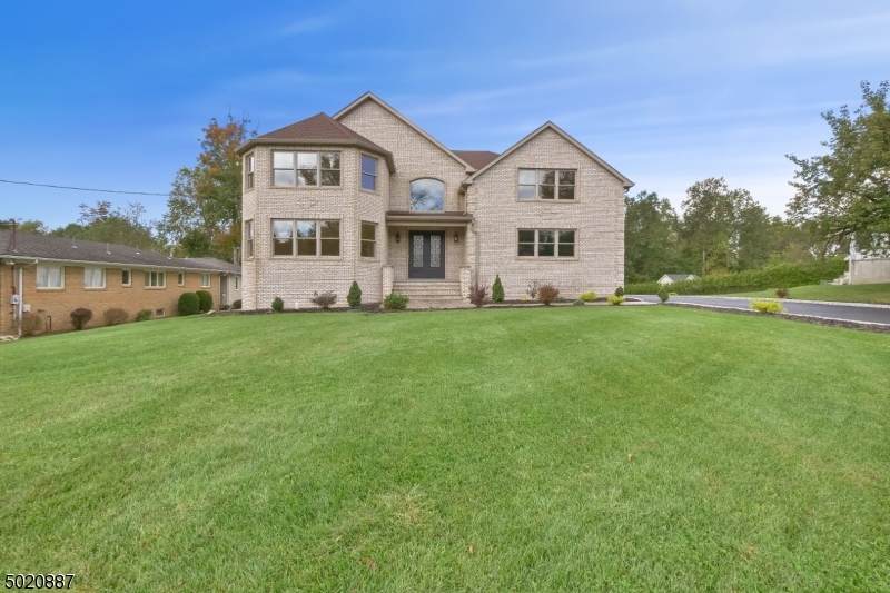 55 Grandview Ave - Photo 1