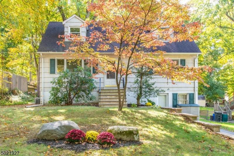 303 Skyline Dr - Photo 1