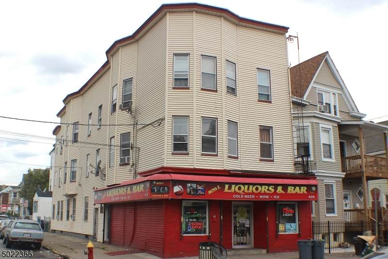 428 E 18Th St - Photo 1