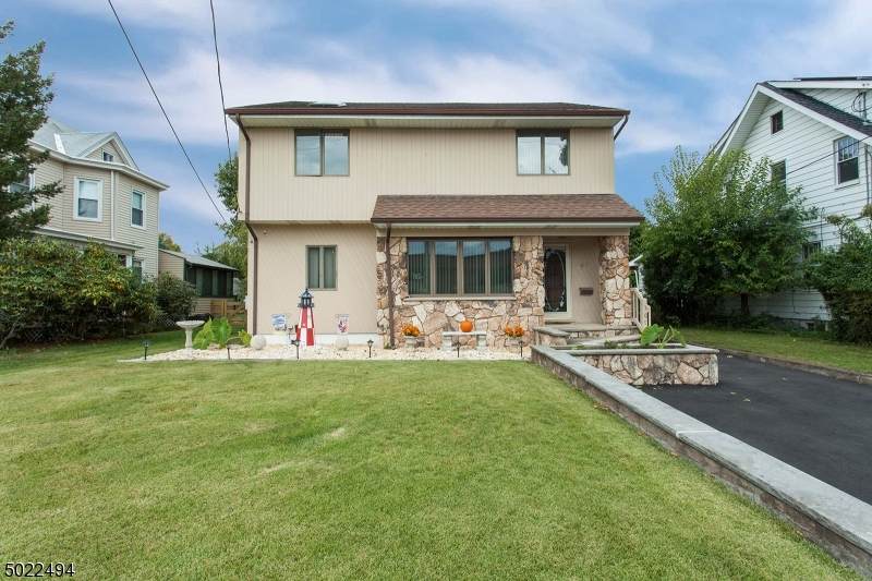 309 Lakeside Ave - Photo 1