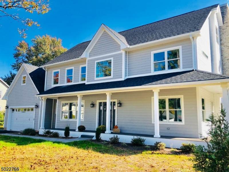 11 Clinton Ave - Photo 1