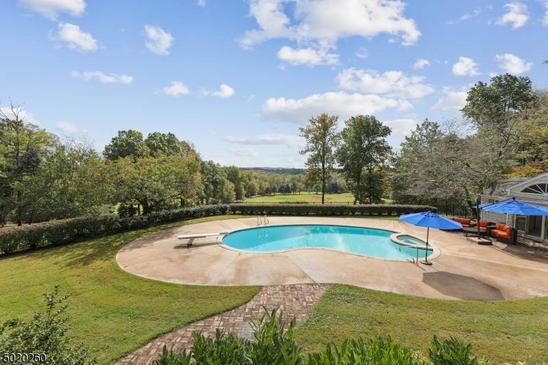 230 Mountainside Rd - Photo 1
