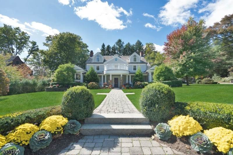 276 Manor Rd - Photo 1