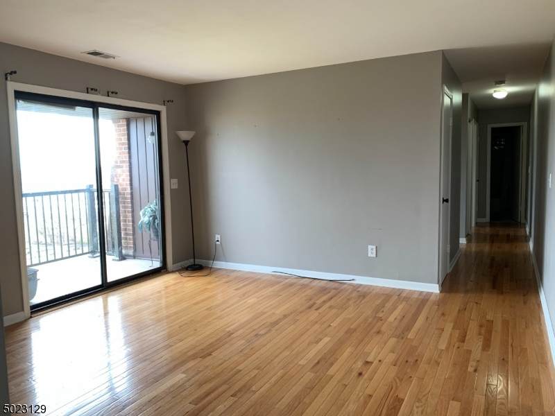 700 Schuyler Ave G33 - Photo 1