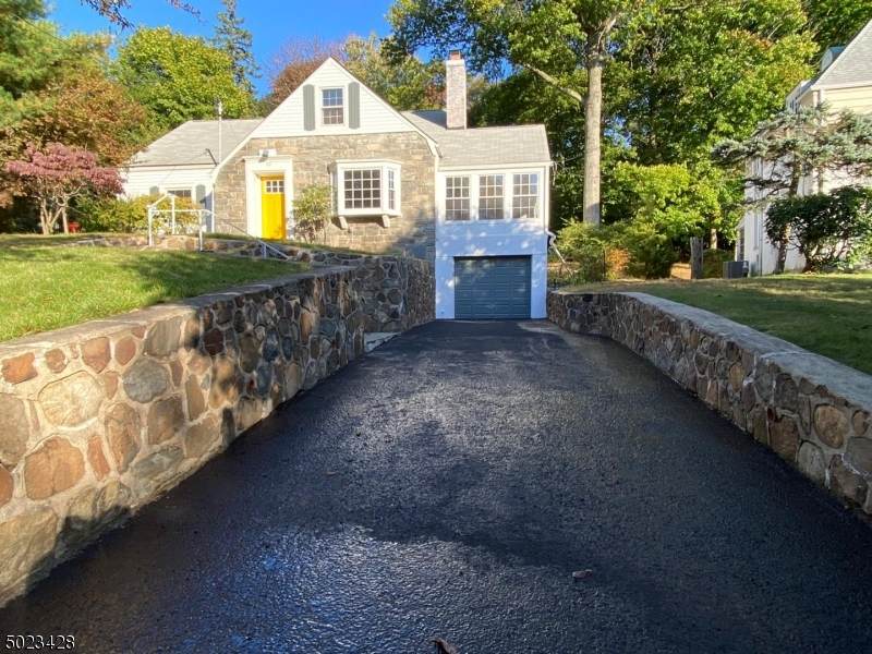 32 Dogwood Dr - Photo 1