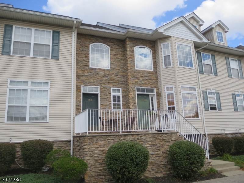464 Hancock St - Photo 1