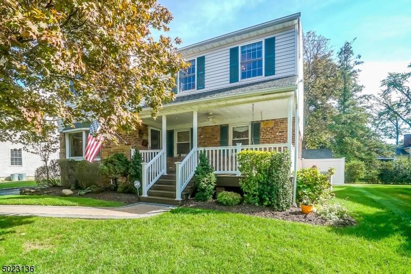 160 Cottage Pl - Photo 1