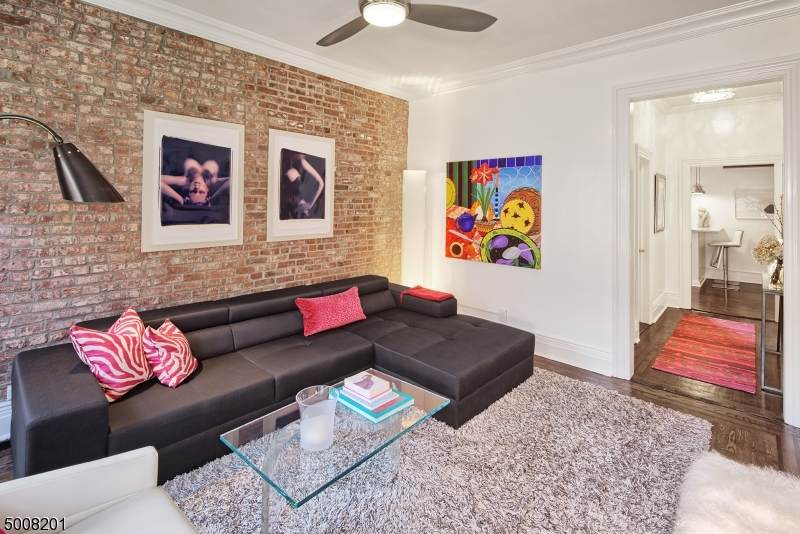 908 Garden St - Photo 1