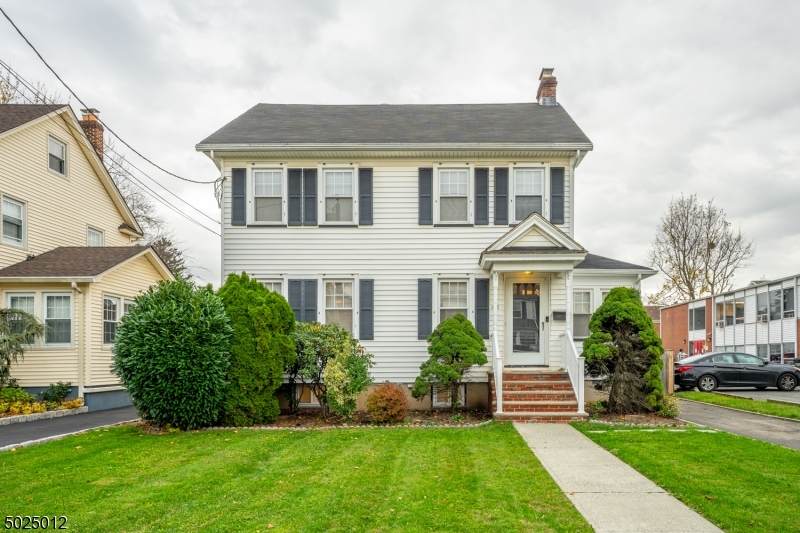 1015 Sterling Rd - Photo 1
