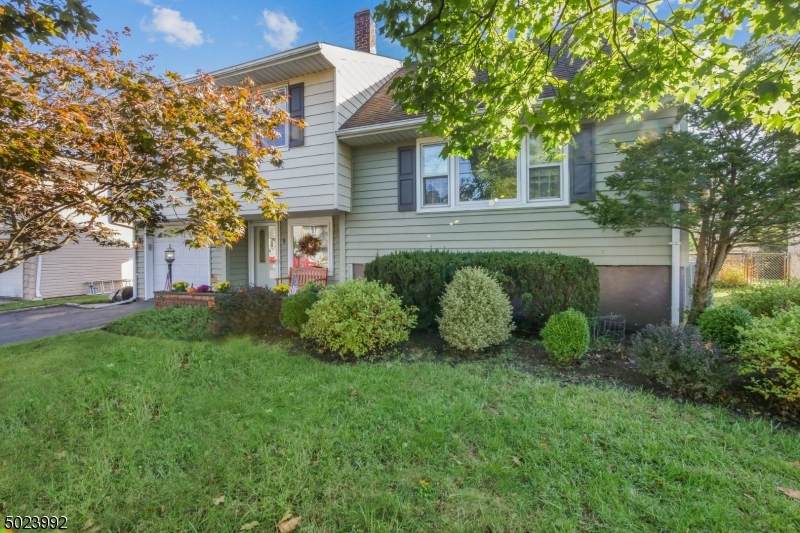 9 Epping Dr - Photo 1