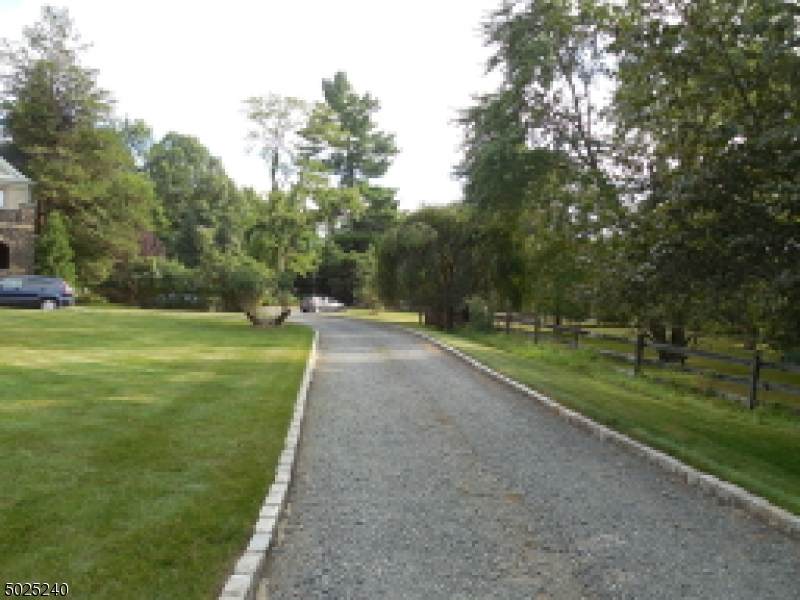 679 Mountain Blvd - Photo 1