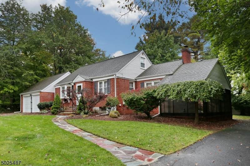 717 Ridgewood Road - Photo 1