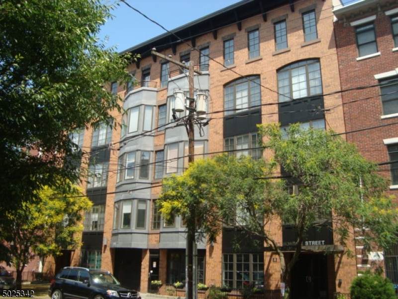 83 Monroe St - Photo 1