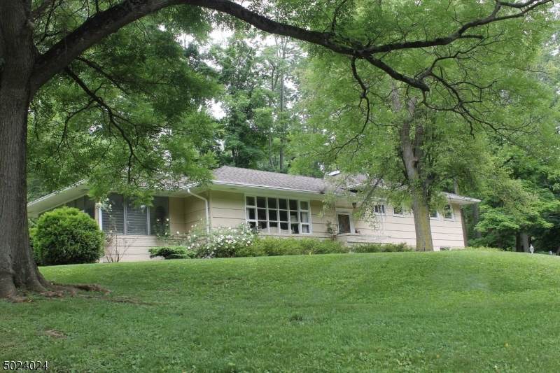 5 Seven Oaks Dr - Photo 1