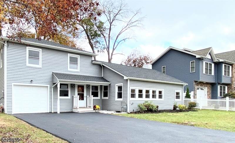 42 Manito Ave - Photo 1