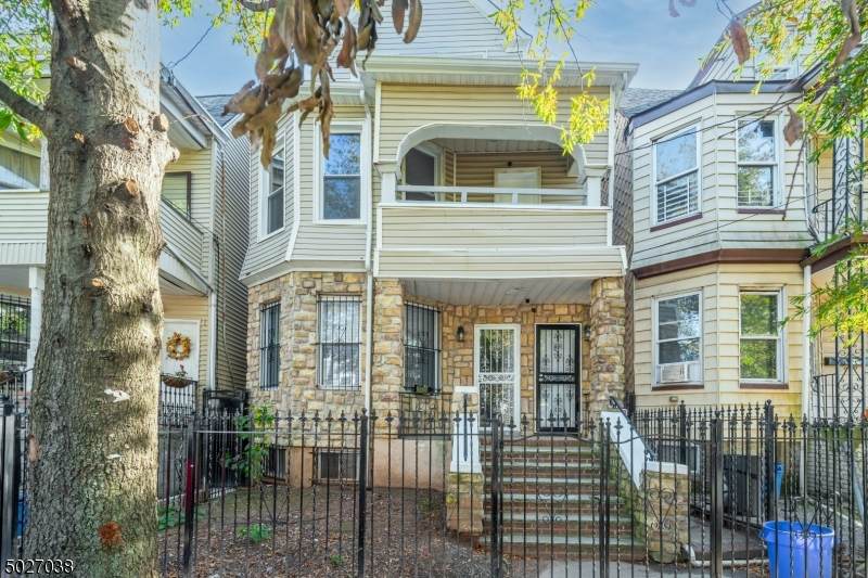 460 S 14Th St - Photo 1