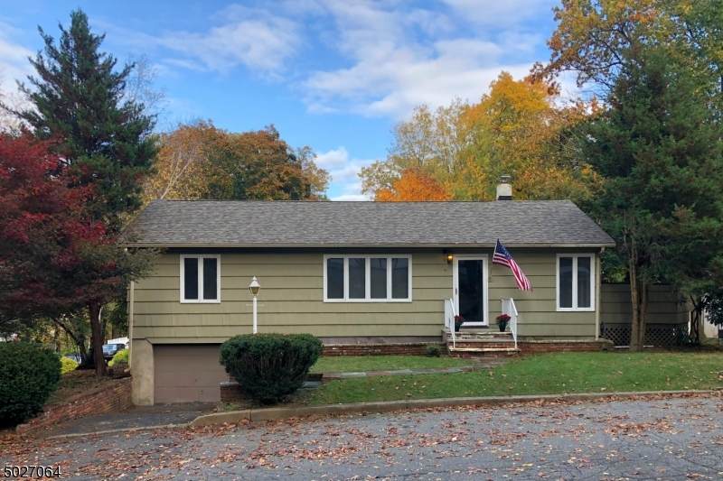 51 Kensington Ave - Photo 1