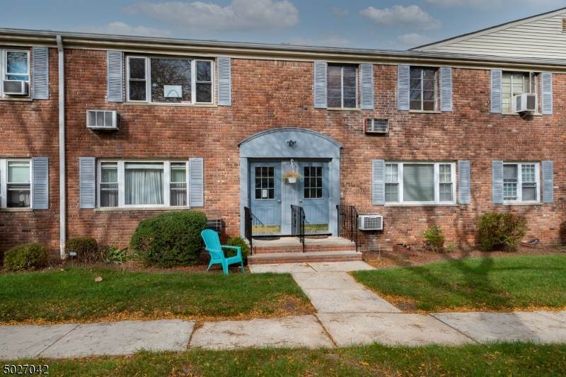 14 Wedgewood Dr Unit 20 - Photo 1
