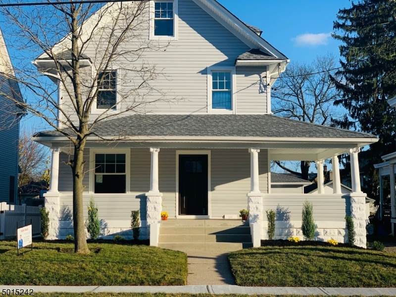 512 Washington St - Photo 1