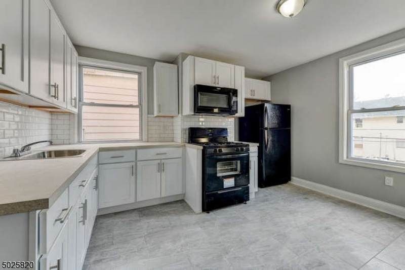 287 Halsted St - Photo 1
