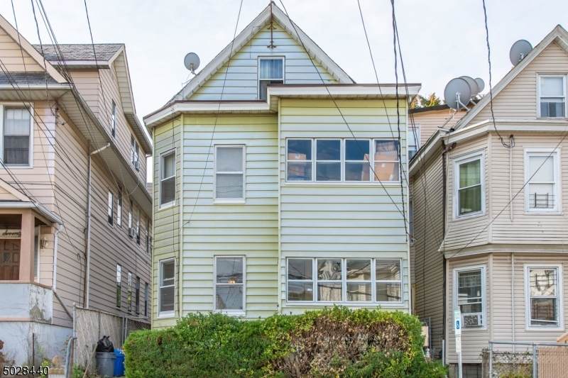 268 Pacific St - Photo 1