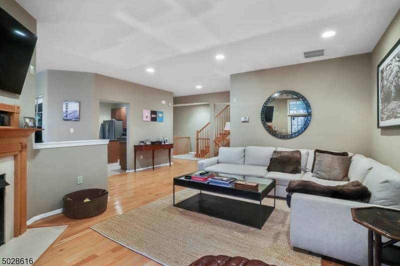 309 Edmonton Ct - Photo 1