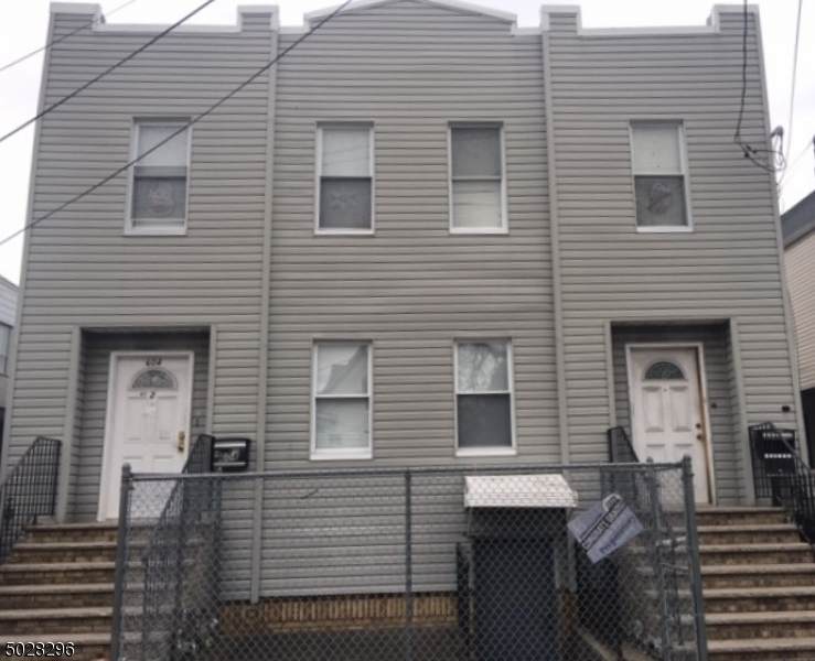 604 1ST AVE - Photo 1