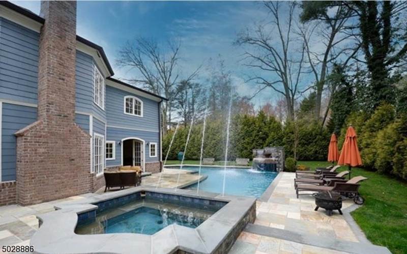 11 Robin Ridge Rd - Photo 1
