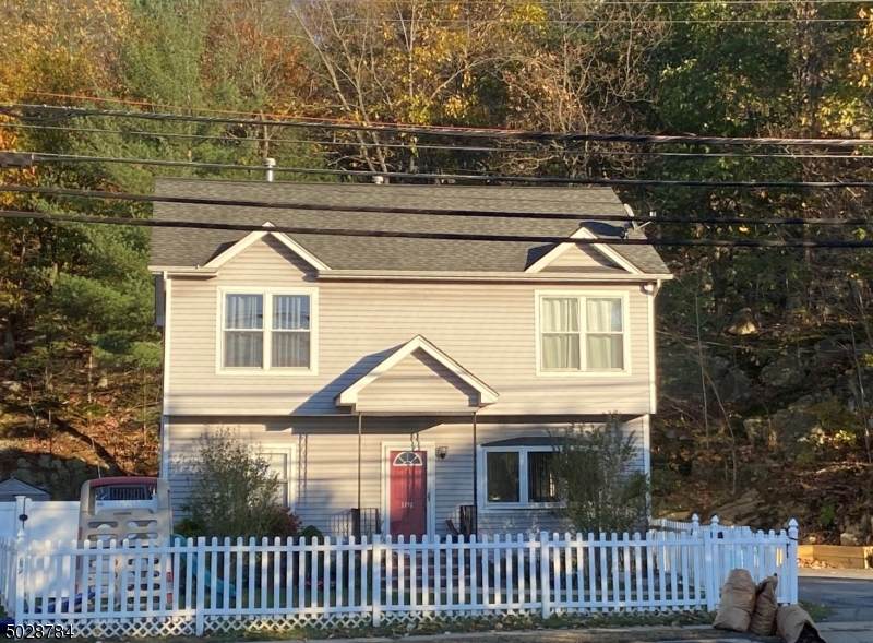 1292 Ringwood Ave - Photo 1