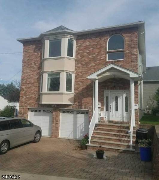 545 Summit Ave - Photo 1