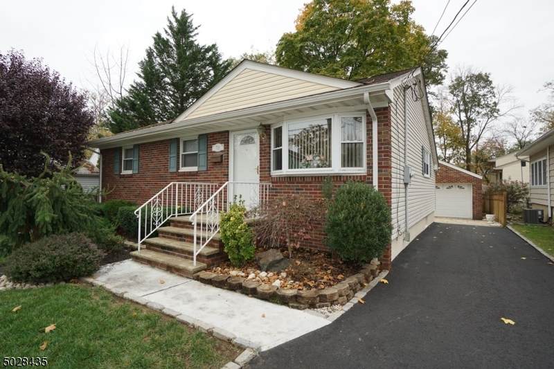 716 Elm Ave - Photo 1