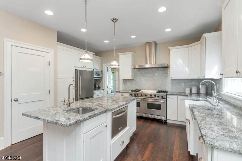 116 Lake Dr - Photo 1