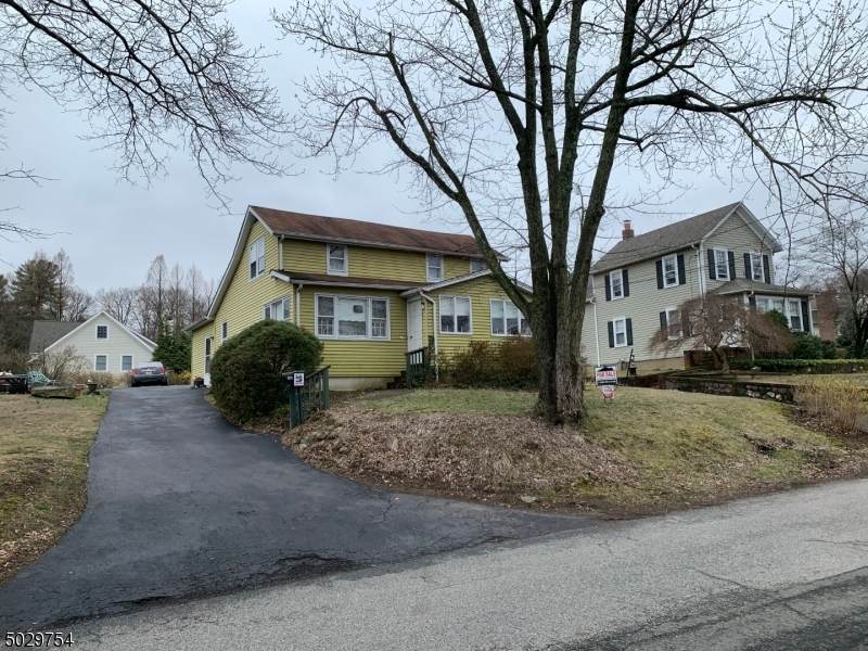 201 Hillside Ave - Photo 1