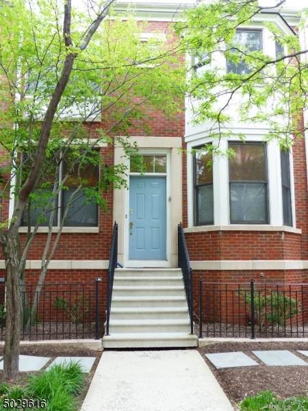 149 Neilson St - Photo 1