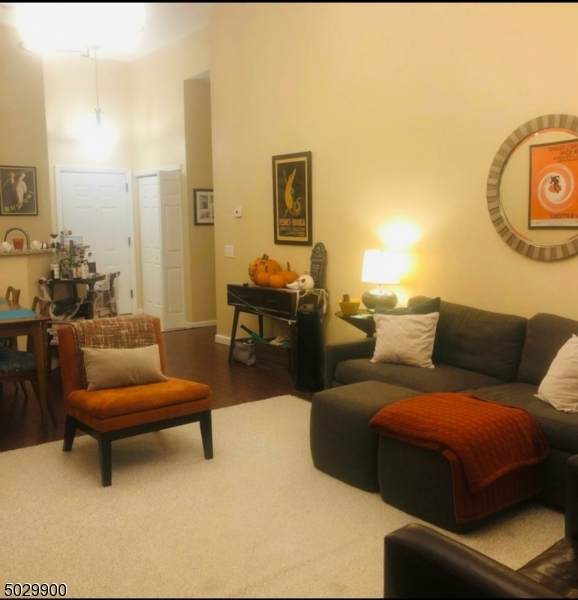 15 Warren St - Photo 1