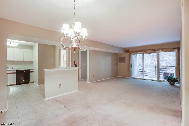 61 Mt Kemble Ave. 404 - Photo 1