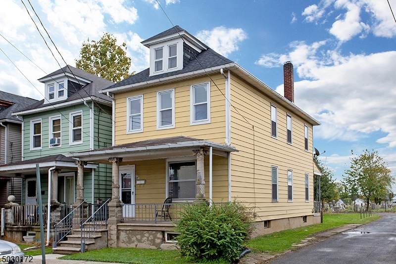 248 Irwin St - Photo 1